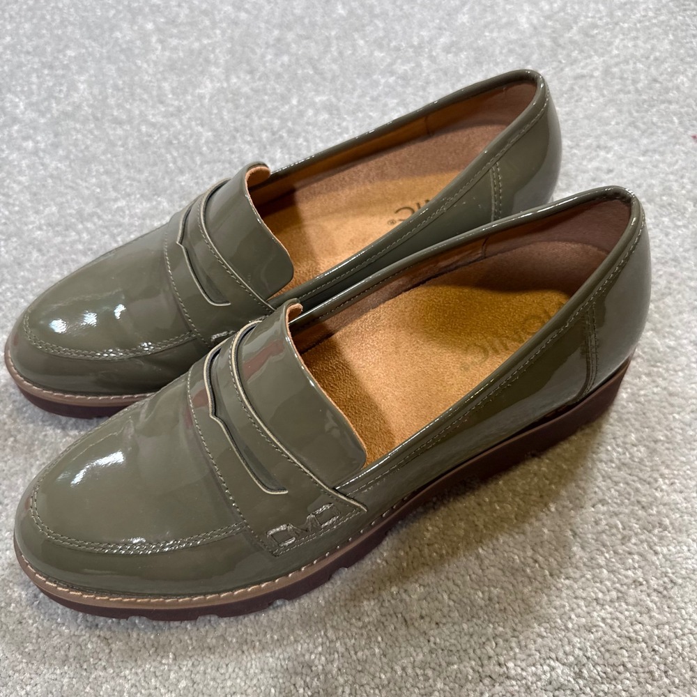 Vionic Cheryl Patent Leather Loafers Penny Lug Sole Olive Green Sz7 Comfort Shoe - Picture 8 of 13